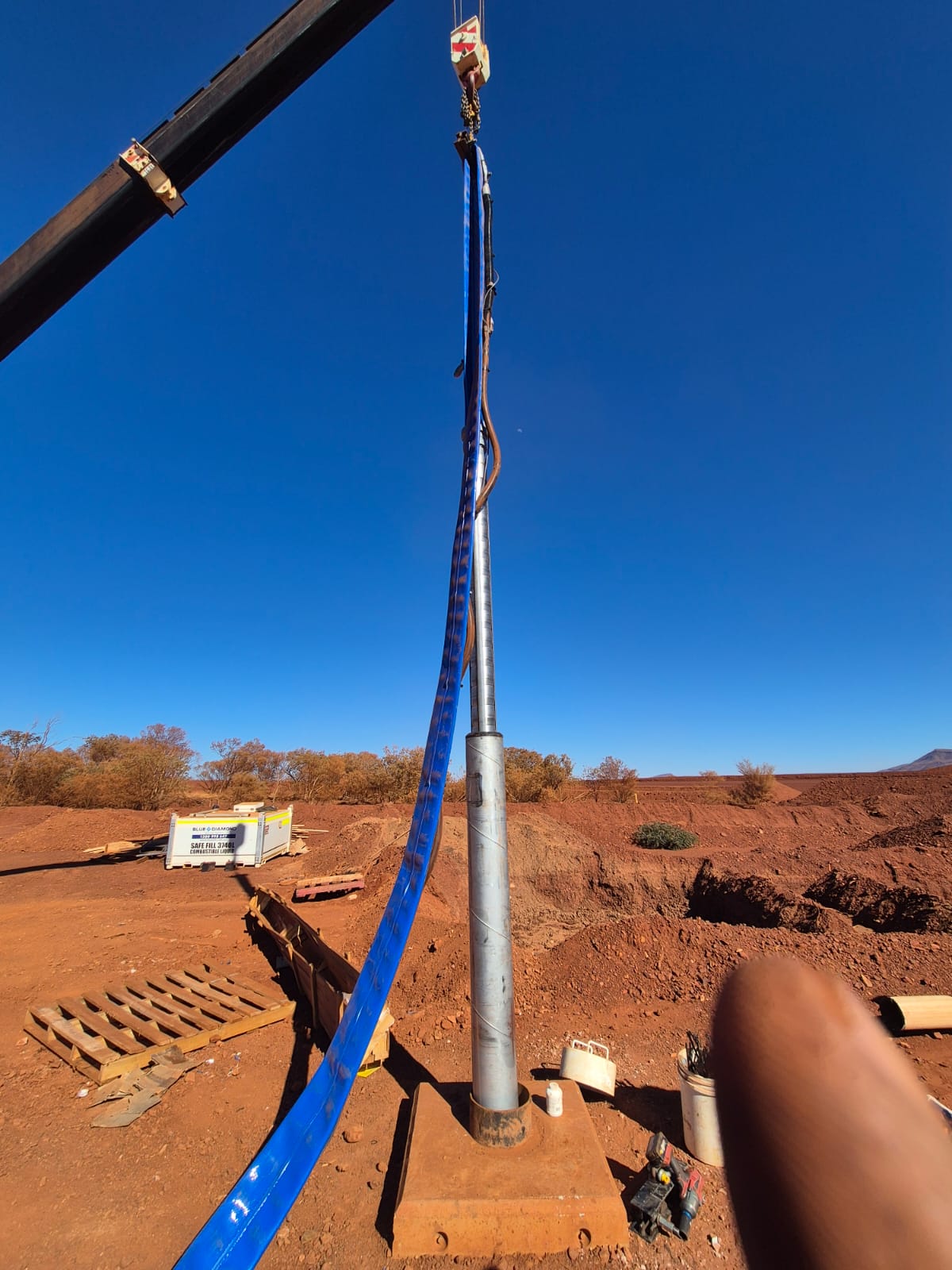Stainless pump manifold and generator set on a civil site